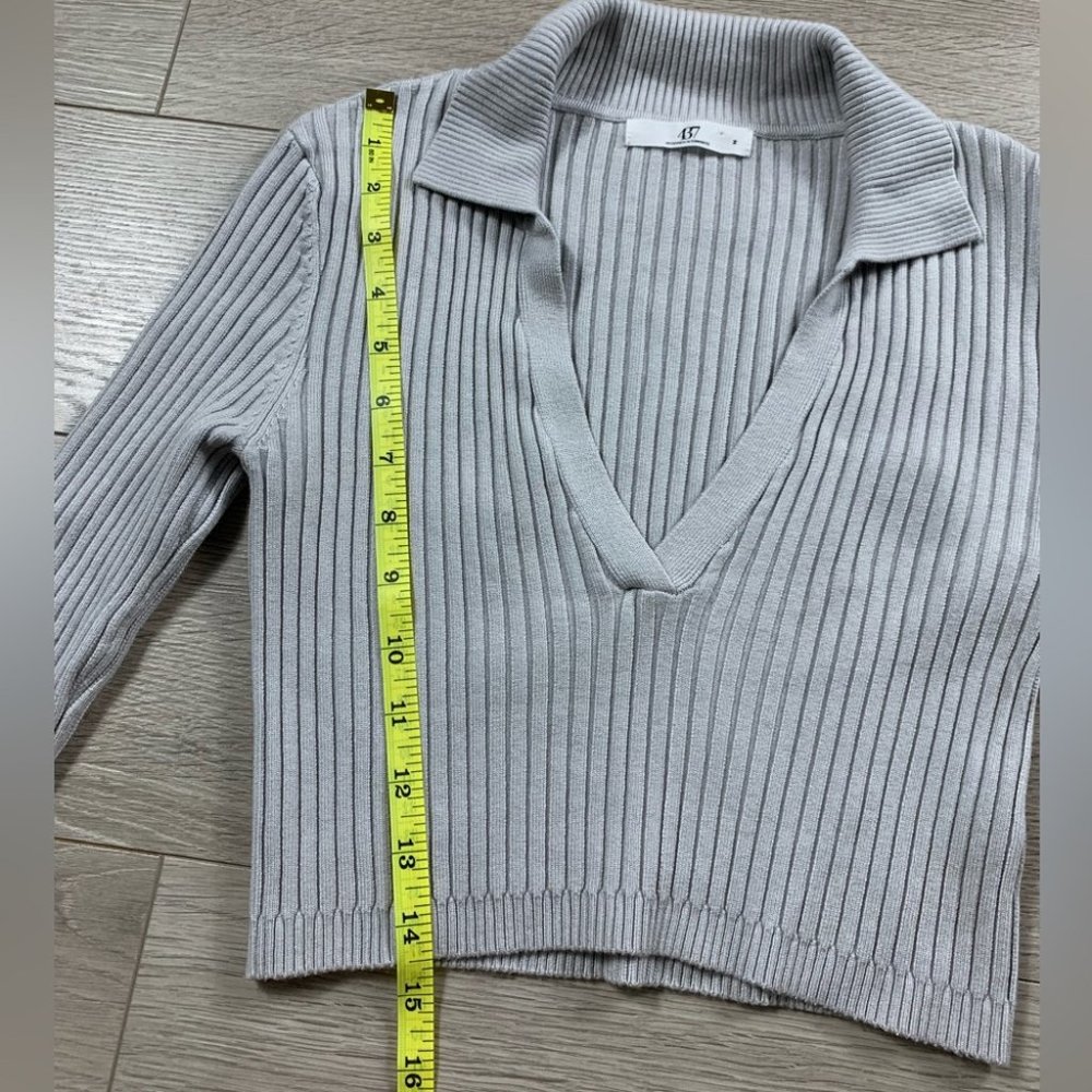 Four Three Seven 437 Grey Ribbed V-neck Cropped Long Sleeve Knit Top - Picture 7 of 7